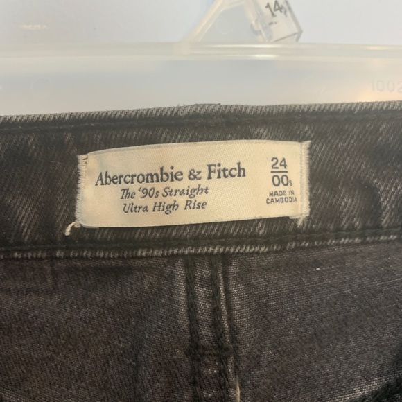 Abercrombie and Fitch 90s Straight Ultra High Rise Jeans - Picture 5 of 5